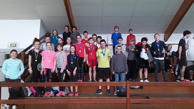 UNSS – L’équipe de benjamins-benjamines championne départementale de badminton